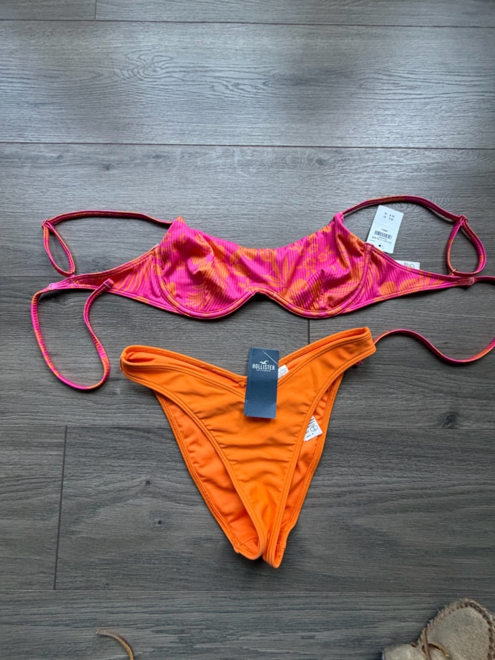 Hollister Two-Piece Swim Bikini Set in Pink/Orange Top Small/ Bottom X-Small